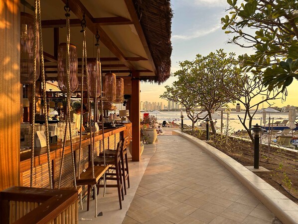 Apartment - Renoveted Marina View Apartment in Oceana (Dubai)