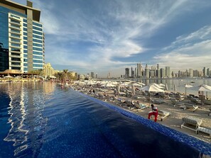 Apartment - Renoveted Marina View Apartment in Oceana (Dubai)