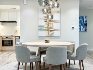 2 bedrooms, Internet - Fabulous 2BR in Anantara Resort (Dubai)