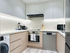 2 bedrooms, Internet - Fabulous 2BR in Anantara Resort (Dubai)