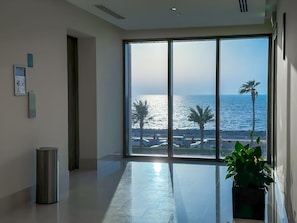 Room - Homey Upgraded 1bdr Apartment Th8 w Beach Access (Dubai)
