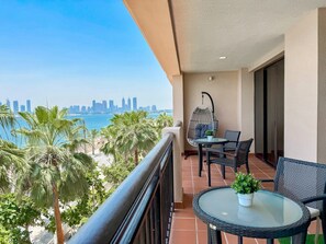 Apartment | 1 bedroom, Internet - Sea View 1BR in 5 Star Resort - Palm Jumeirah (Dubai)