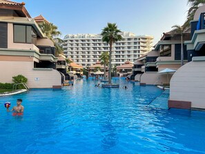 House | 1 bedroom, Internet - Upgraded Gorgeous 1BR Apartment at 5 Resort (Dubai)
