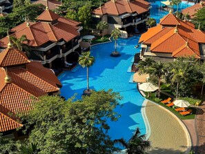 House - Upgraded Gorgeous 1BR Apartment at 5 Resort (Dubai)