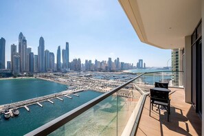 Apartment - Dubai Marina Harbour View 2BR With Beach Access (Dubai)