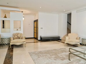 Apartment | 4 bedrooms - Spacious 4BR Duplex With Terrace - JBR (Dubai)
