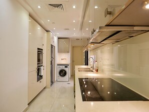 Apartment | 4 bedrooms - Spacious 4BR Duplex With Terrace - JBR (Dubai)