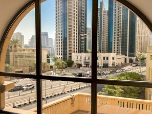 4 bedrooms - Spacious 4BR Duplex With Terrace - JBR (Dubai)