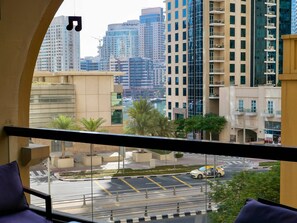 4 bedrooms - Spacious 4BR Duplex With Terrace - JBR (Dubai)