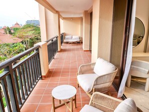 3 bedrooms, Internet - Fresh 3BR Apartment in 5-star Resort (Dubai)