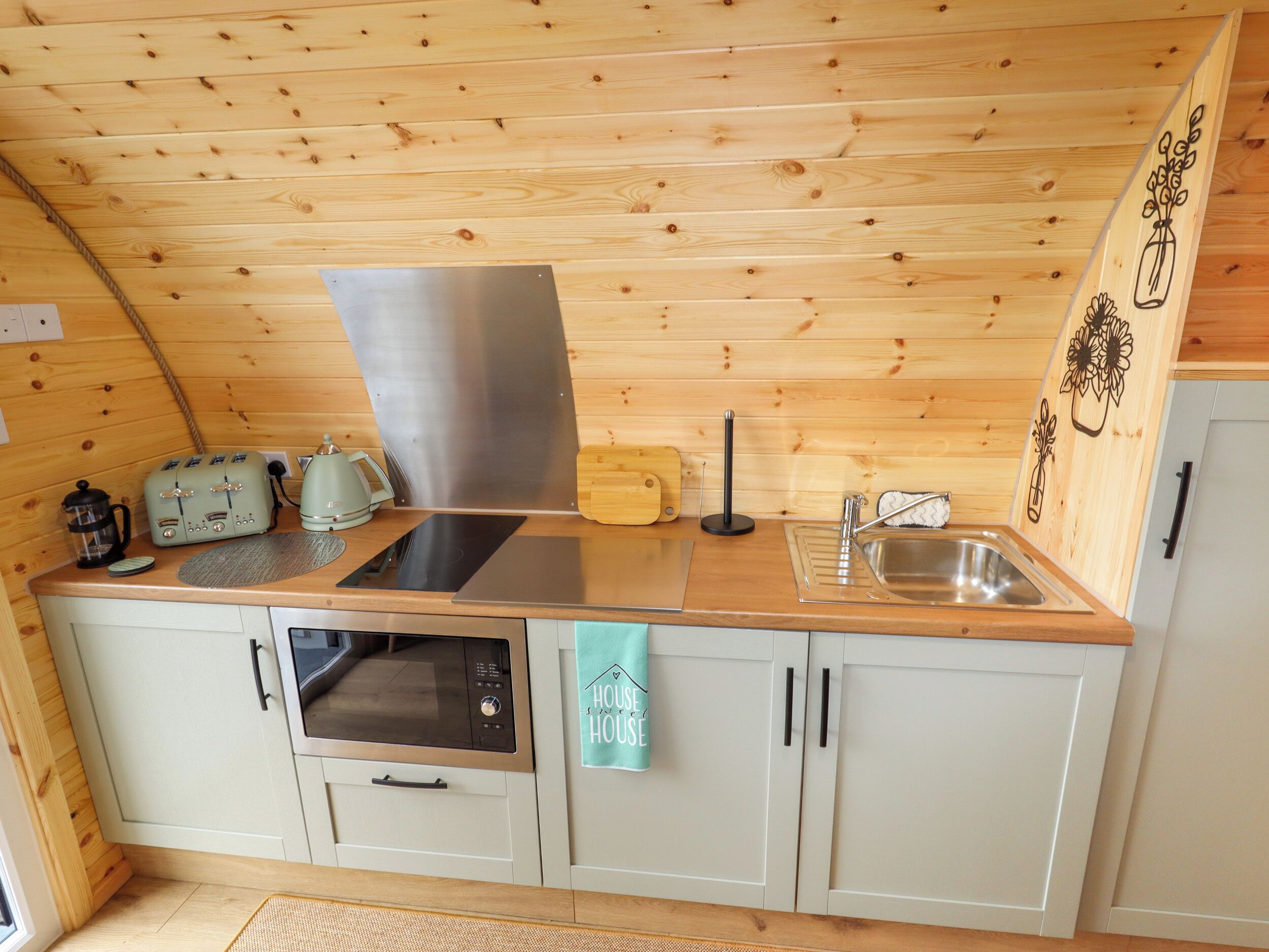 Køkkentøj/tallerkener/redskaber