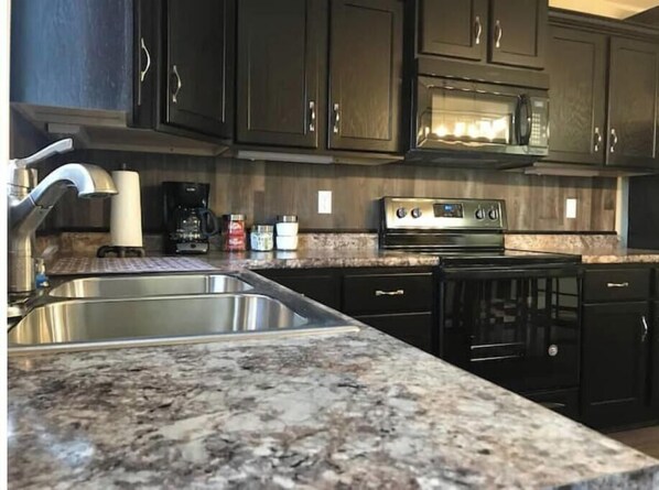 Private kitchen - White Tail Trail (Van Buren)