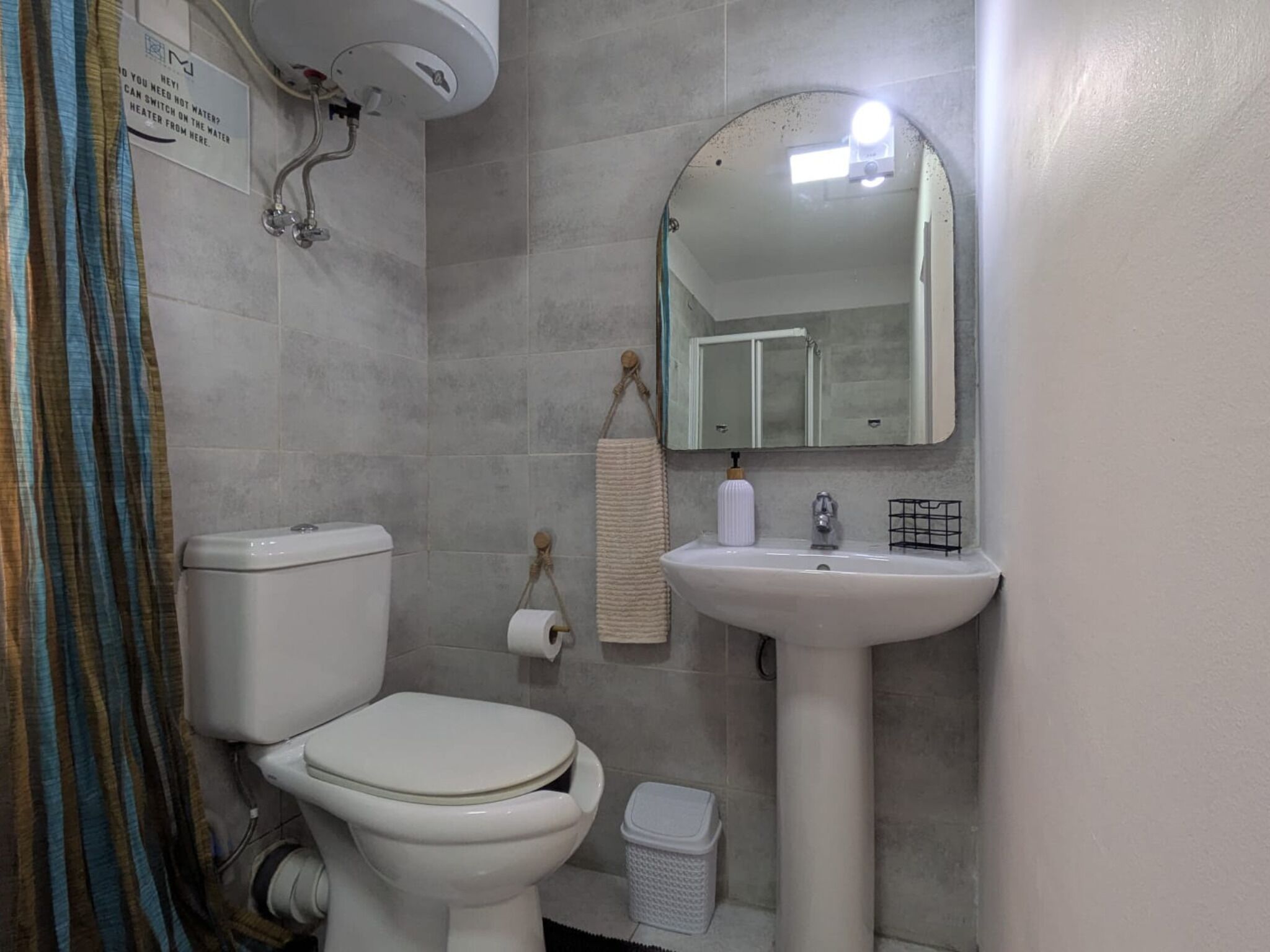 Apartment, 1 Bedroom, Balcony, City View | Bathroom | Toilet paper