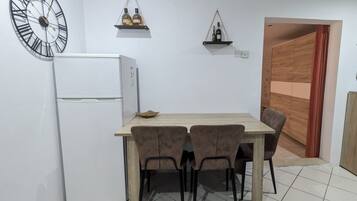 Apartemen, 1 kamar tidur, balkon, pemandangan kota | Ruang makan