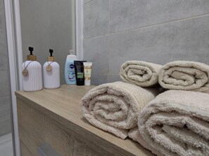 Apartment, 1 Bedroom, Balcony, City View | Bathroom | Toilet paper - Valletta Cosy Apartment (Valletta)