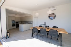 House - Pomba Beautifully Renovated With Heated Pool (Lagoa)
