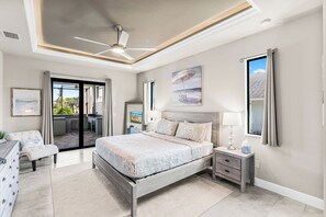 4 室のベッドルーム、WiFi (無料)、ベッドシーツ