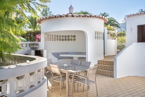 3 bedrooms - Carosim Quiet Location Close to Beach Private (Lagoa)