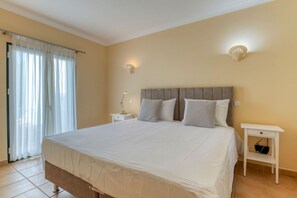 Apartment | 2 bedrooms - 61B Gramacho Apartment IN THE Heart OF Gramacho (Lagoa)