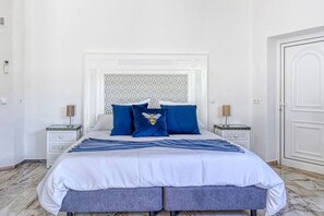 Villa | 5 bedrooms - Golfinhos Magnificent Spacious 5 Bedroom Villa (Lagoa)