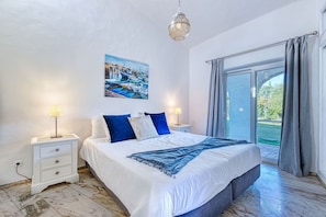 House | 5 bedrooms - Golfinhos Magnificent Spacious 5 Bedroom Villa (Lagoa)