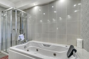 House | 5 bedrooms - Golfinhos Magnificent Spacious 5 Bedroom Villa (Lagoa)