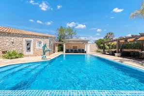House | 5 bedrooms - Golfinhos Magnificent Spacious 5 Bedroom Villa (Lagoa)