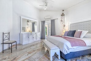 Villa | 5 bedrooms - Golfinhos Magnificent Spacious 5 Bedroom Villa (Lagoa)