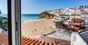 A coastal town with a beach, buildings, and a view of the sea. - Vista Mar Watch THE Sunset Over THE Beautiful CA (Lagoa)