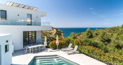 Villa Centeanes Luxury Villa Enviable Position s