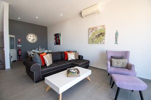 House - 12a Travessa da Nau Modernised yet Traditional h (Lagoa)