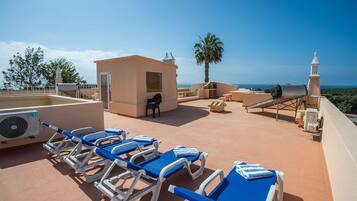 ์ํํธ | 2 ๊ฐ์ ์นจ์ค