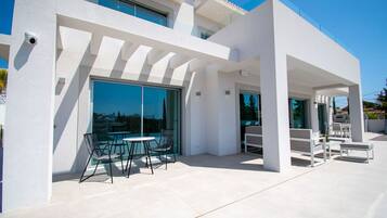 4 phòng ngủ, phòng cách âm