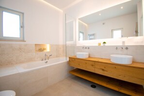 4 bedrooms, soundproofing - Casa da Lua in Carvoeiro (Lagoa)