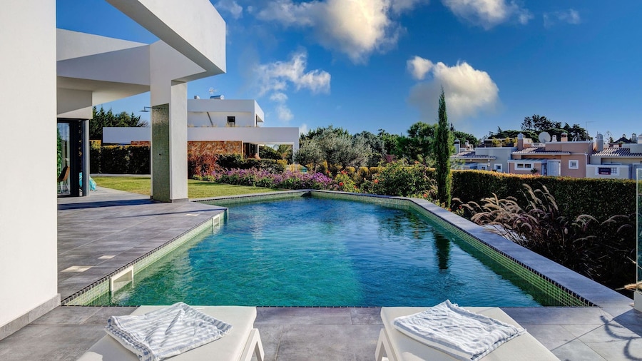 Casa Blanca Magnificent 4 Bedroom Villa With MOD