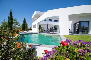 4 bedrooms - Casa Blanca Magnificent 4 Bedroom Villa With MOD (Lagoa)