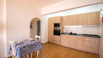 Apartment, Smoking | 1 bedroom