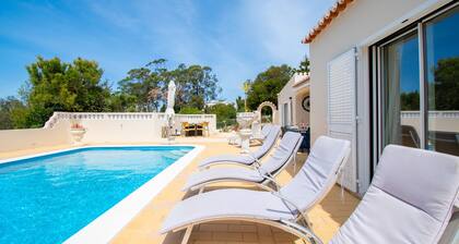 67 adm 3 Bedroom Villa Walking Distance to Carvo