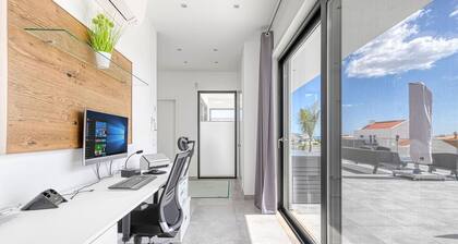 Manatee Modern Luxurious Villa