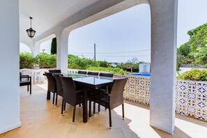 5 bedrooms