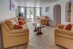 5 bedrooms