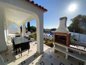 5 bedrooms - Montenegro Superbly Located Family Vila W (Lagoa)