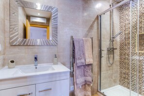 House - Elizabet Modern Apartment in the Heart of the Ci (Lagoa)