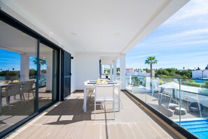 Villa | 6 bedrooms - Ilha do Sol Luxury in an Ideal Location (Lagoa)