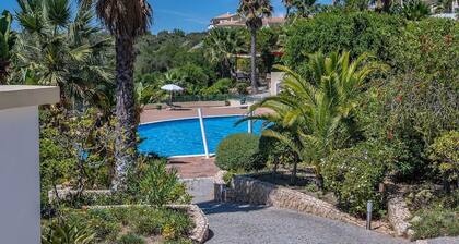 49 Presa da Moura Superbly 2 Bed Townhouse Clos