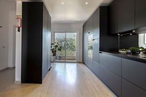 2 bedrooms - 7 Boa Nova Immaculately Presented TWO Storey TOW (Lagoa)