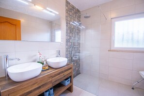 House | 4 bedrooms