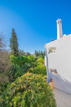 House | 2 bedrooms - 99 ADM Casa Mendes Fabulous Townhouse With Share (Lagoa)