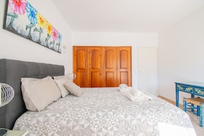 House | 2 bedrooms - 99 ADM Casa Mendes Fabulous Townhouse With Share (Lagoa)