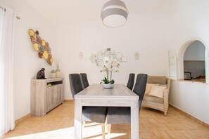 House | 2 bedrooms - 99 ADM Casa Mendes Fabulous Townhouse With Share (Lagoa)